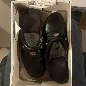 Minnetonka Womens Clogs like New